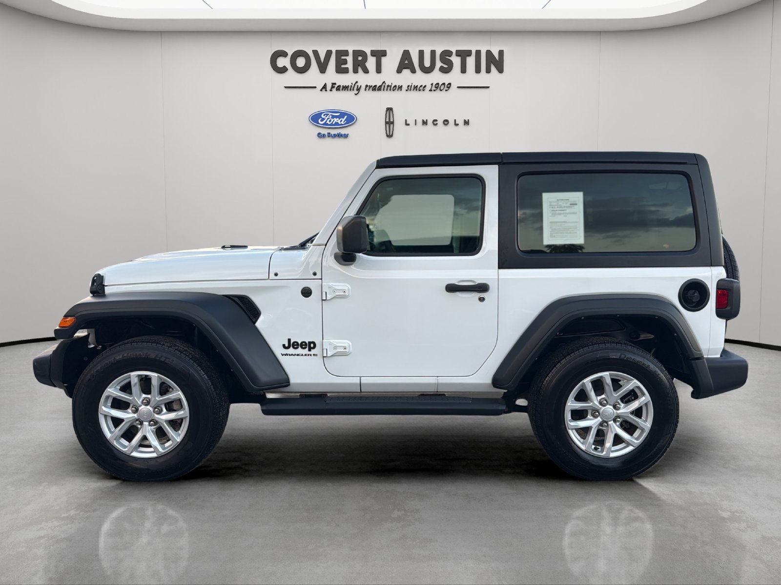 Used 2023 Jeep Wrangler Sport AWD/4WD image 2