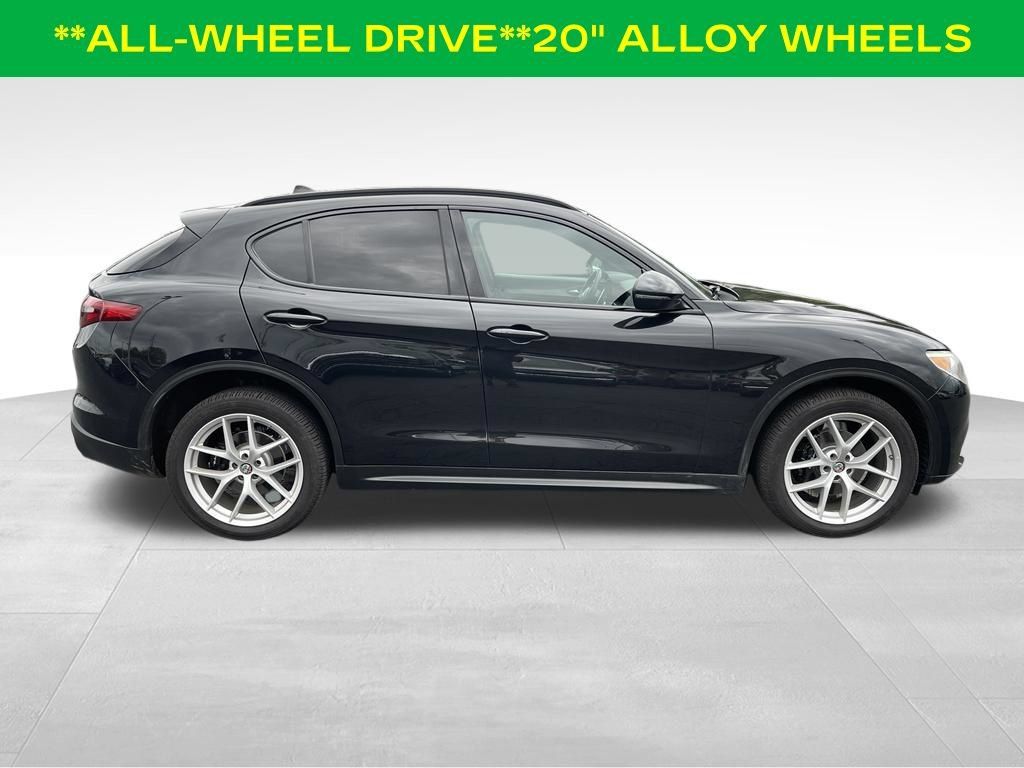 Used 2018 Alfa Romeo Stelvio Ti Sport AWD/4WD image 6