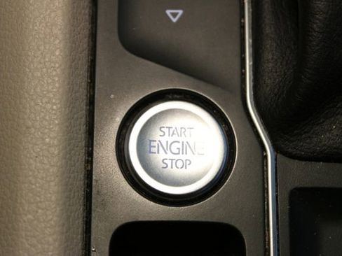 Used 2018 Volkswagen Atlas SE FWD image 29
