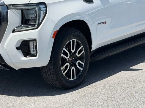 Used 2024 GMC Yukon XL AT4 w/ Technology Package AWD/4WD image 9
