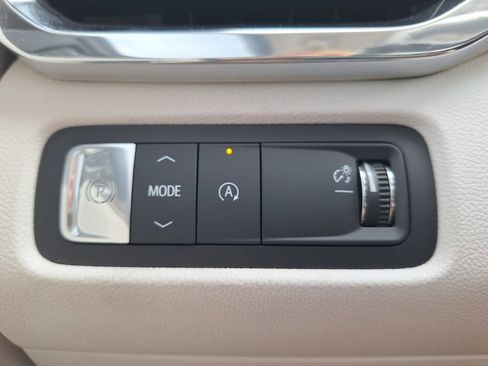 Used 2024 GMC Acadia Denali FWD image 12