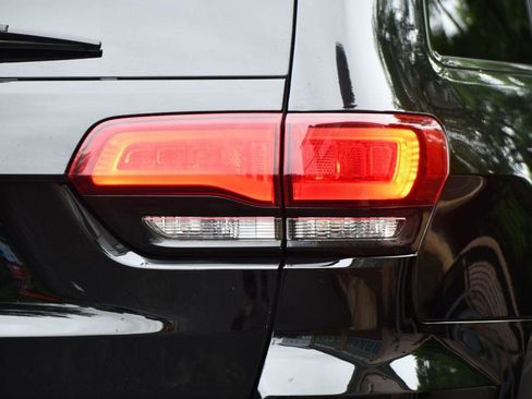 Used 2020 Jeep Grand Cherokee Altitude image 13