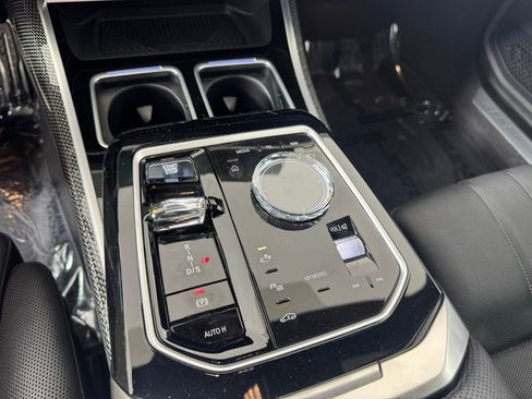 Used 2023 BMW 760i xDrive w/ Executive Package AWD/4WD image 21