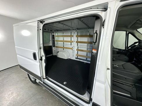 Used 2025 RAM ProMaster 2500 w/ U-Haul Equipment Group FWD image 12