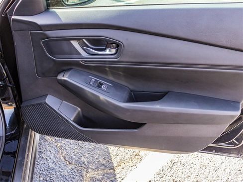 Used 2025 Honda Accord SE image 18