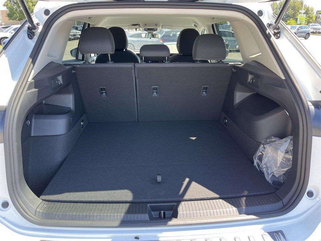 Certified 2025 Volkswagen Tiguan S FWD image 13
