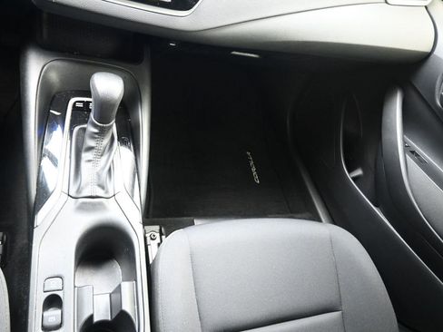 Used 2025 Toyota Corolla LE image 9
