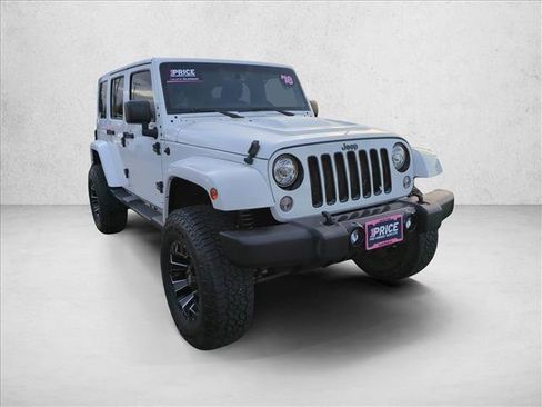 Used 2018 Jeep Wrangler Unlimited Sahara image 3