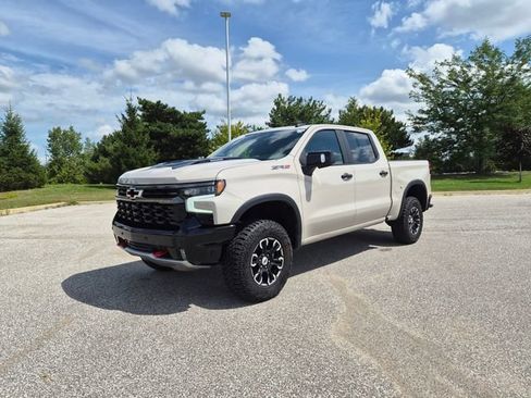 Used 2026 Chevrolet Silverado 1500 ZR2 AWD/4WD image 1