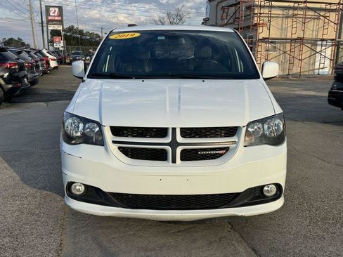 Used 2019 Dodge Grand Caravan GT image 2