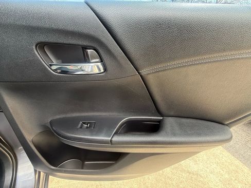 Used 2015 Honda Accord EX-L image 24