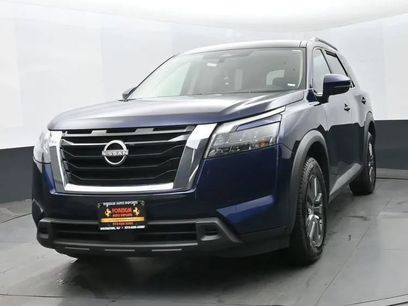 Used 2024 Nissan Pathfinder SV
