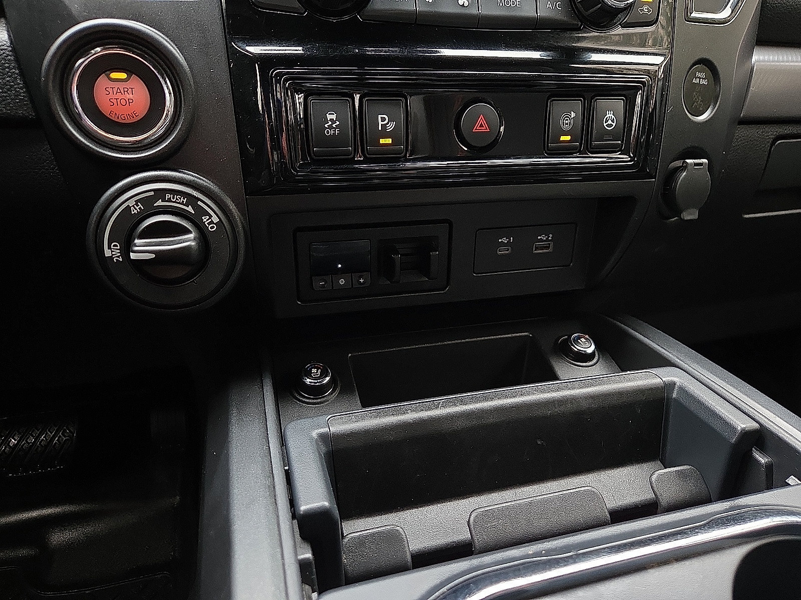Used 2023 Nissan Titan PRO-4X w/ Pro-4x Convenience Package AWD/4WD image 18