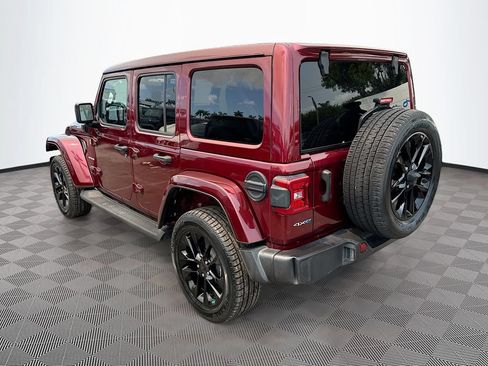 Used 2022 Jeep Wrangler Unlimited Sahara AWD/4WD image 8