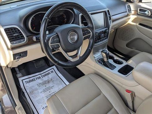 Used 2017 Jeep Grand Cherokee Limited image 10