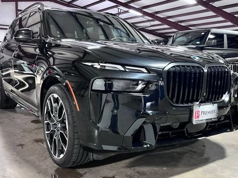Used 2025 BMW X7 xDrive40i w/ M Sport Package AWD/4WD image 1