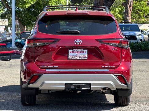 New 2026 Toyota Highlander Platinum AWD/4WD image 6