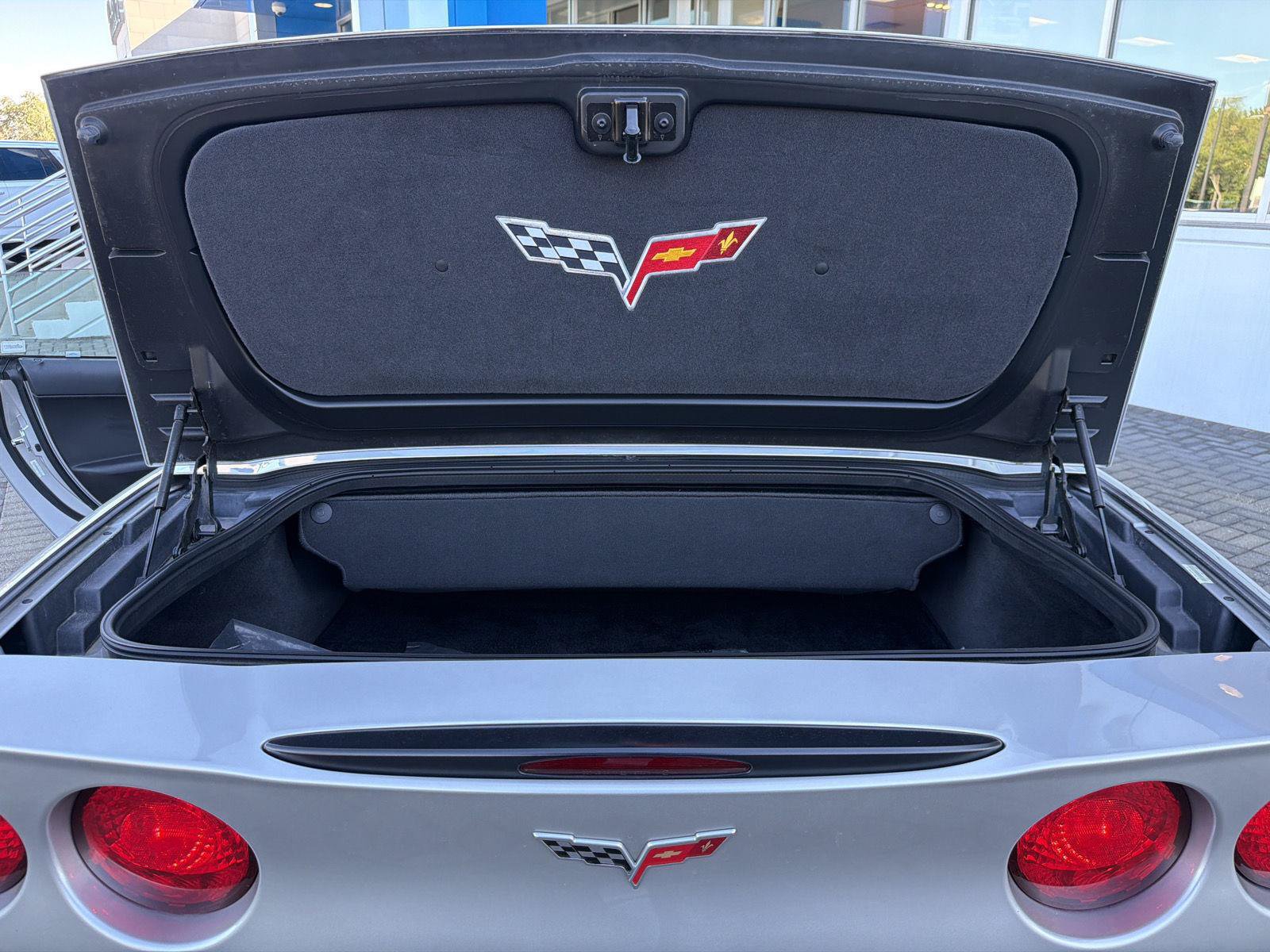 Used 2006 Chevrolet Corvette Convertible w/ Preferred Equipment Group RWD image 34