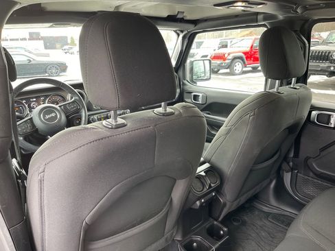Used 2019 Jeep Wrangler Unlimited Sport S image 13