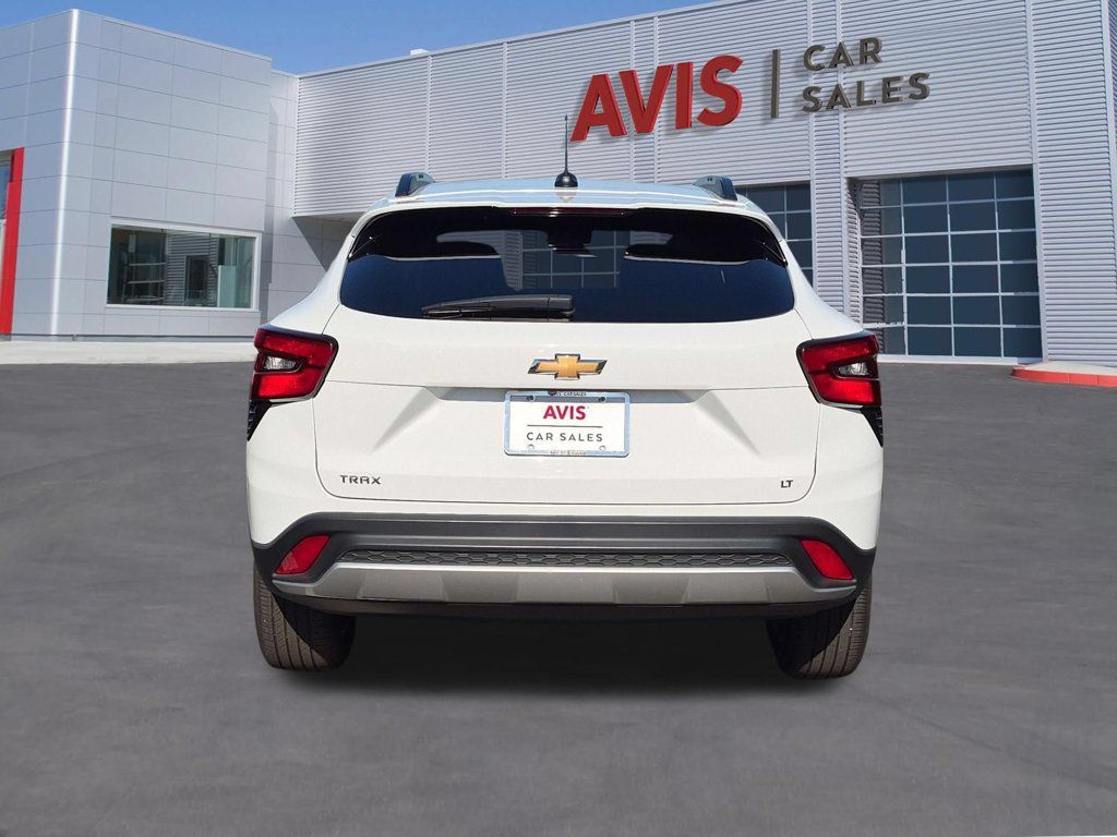 Used 2025 Chevrolet Trax LT w/ LT Convenience Package FWD image 7