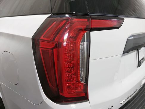 Used 2023 GMC Yukon XL AT4 AWD/4WD image 38
