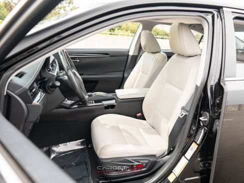 Used 2017 Lexus ES 350 w/ Accessory Package image 16