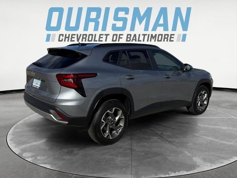 Certified 2025 Chevrolet Trax LT w/ Driver Confidence Package FWD image 7