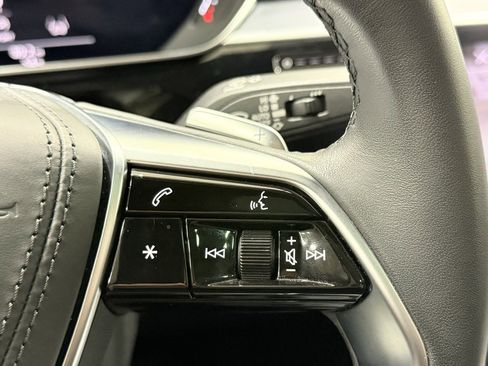 Used 2025 Audi A8 L 3.0T w/ Executive Package image 17