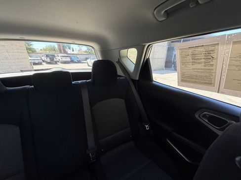 Used 2025 Kia Soul LX w/ LX Technology Package FWD image 35