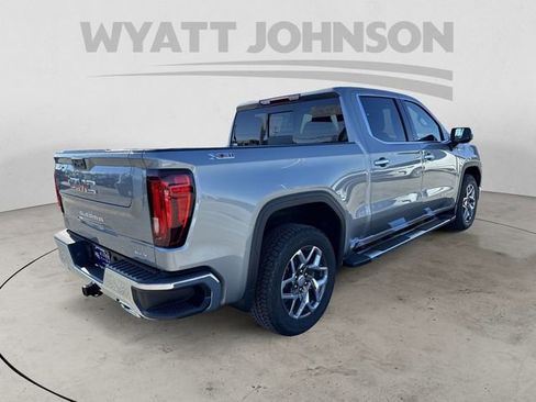 Used 2024 GMC Sierra 1500 SLT w/ SLT Premium Package AWD/4WD image 5