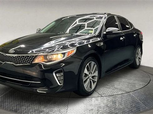 Used 2018 Kia Optima S w/ 18" Alloy Wheels Package image 4
