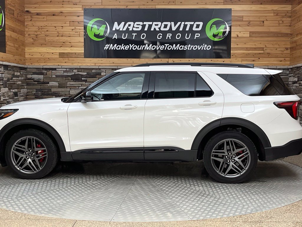 Used 2025 Ford Explorer ST-Line w/ Premium Package AWD/4WD image 8
