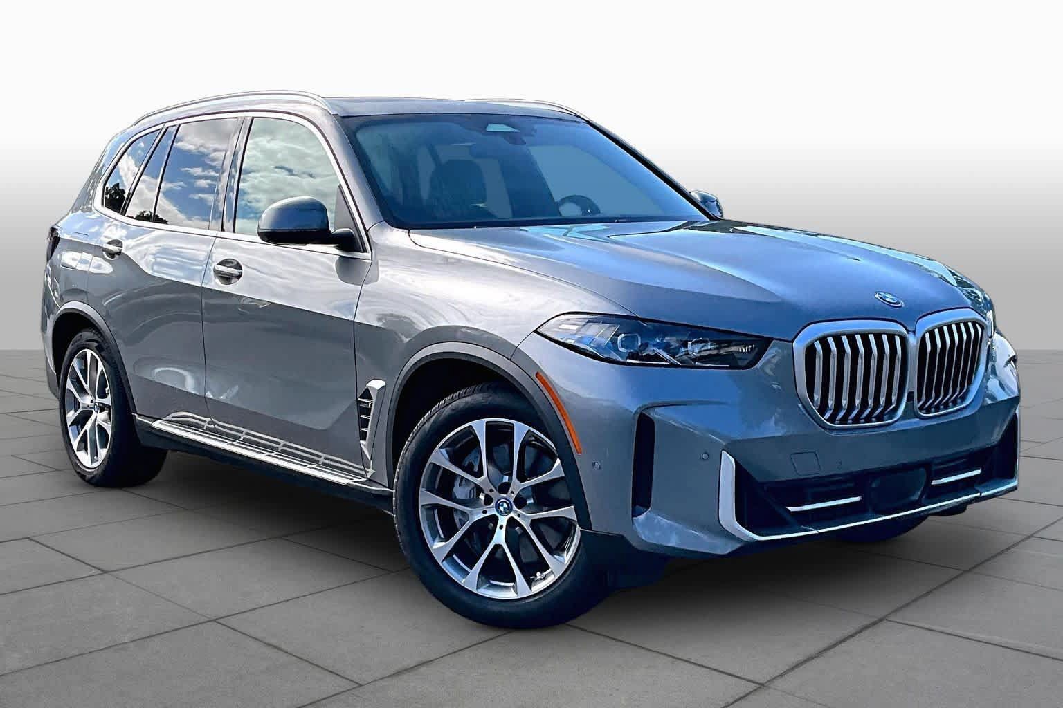 Used 2024 BMW X5 xDrive50e w/ Premium Package AWD/4WD image 3