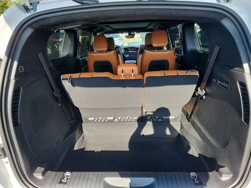 Used 2024 Chrysler Pacifica Pinnacle w/ Trailer Tow Group image 29