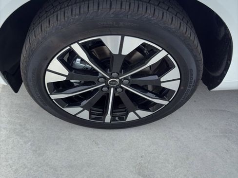 New 2026 Volvo XC60 B5 Plus w/ Protection Package Premier image 18