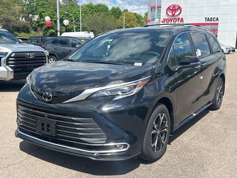 New 2026 Toyota Sienna Platinum AWD/4WD image 3