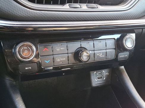 Used 2022 Jeep Compass Altitude image 16