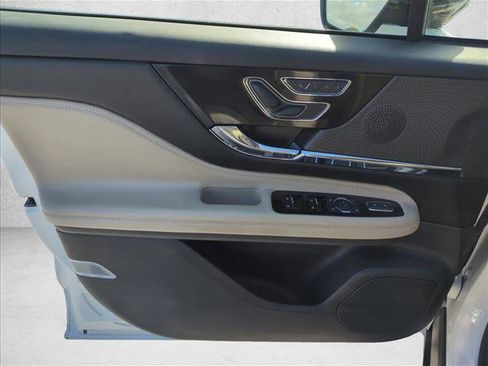 Used 2025 Lincoln Corsair Grand Touring w/ Equipment Group 301A image 10