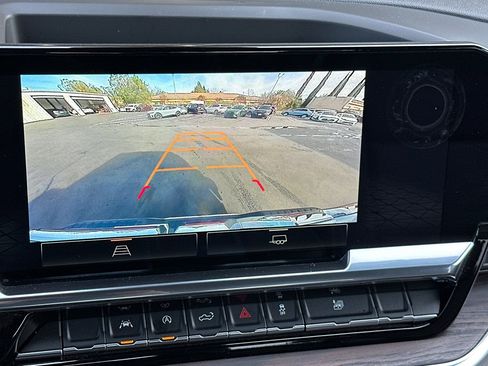 Used 2025 GMC Sierra 1500 SLT image 17