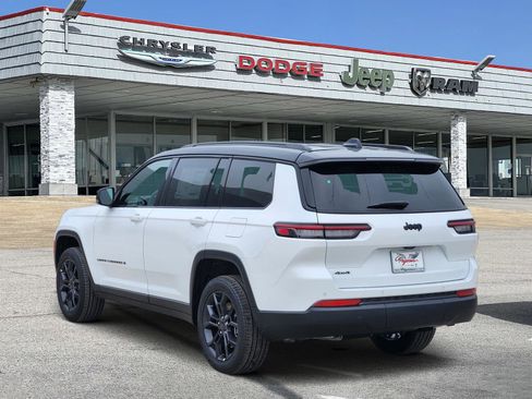 New 2025 Jeep Grand Cherokee L Limited w/ Trailer Tow Package image 4