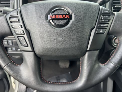 Used 2021 Nissan Titan PRO-4X w/ Pro-4x Convenience Package AWD/4WD image 10