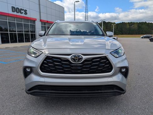 Used 2021 Toyota Highlander XLE image 8