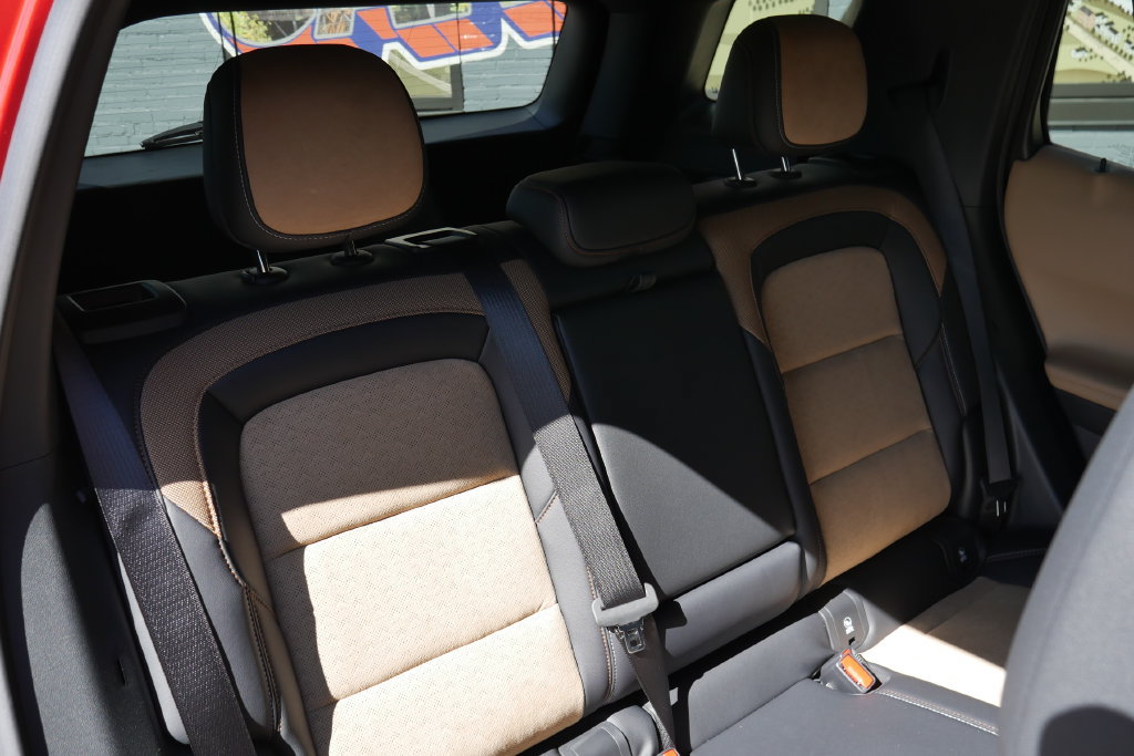 New 2027 Chevrolet Equinox ACTIV w/ Convenience Package III AWD/4WD image 14