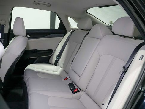 Used 2022 Kia K5 LXS FWD image 18