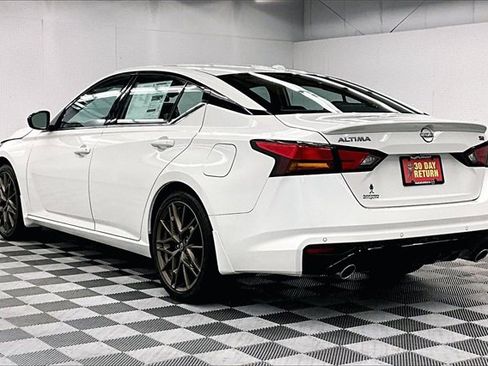 New 2025 Nissan Altima 2.5 SR w/ SR Premium Package image 3