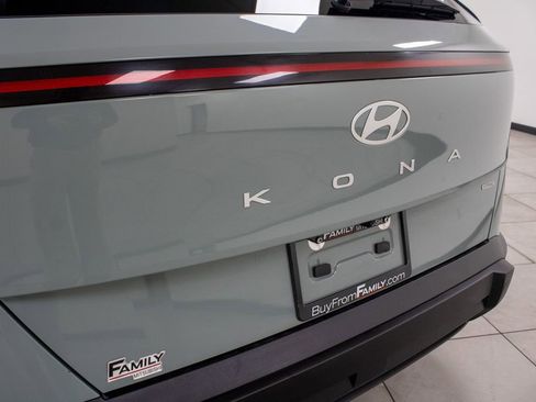 Used 2025 Hyundai Kona SEL image 8