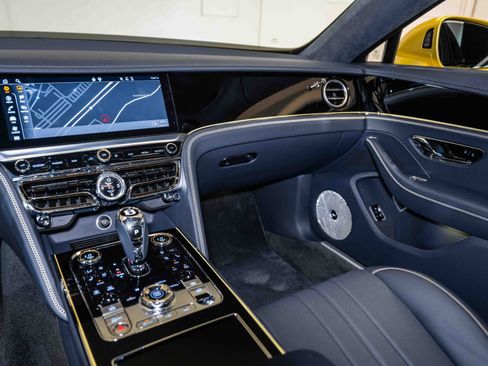 Certified 2024 Bentley Flying Spur V8 AWD/4WD image 27