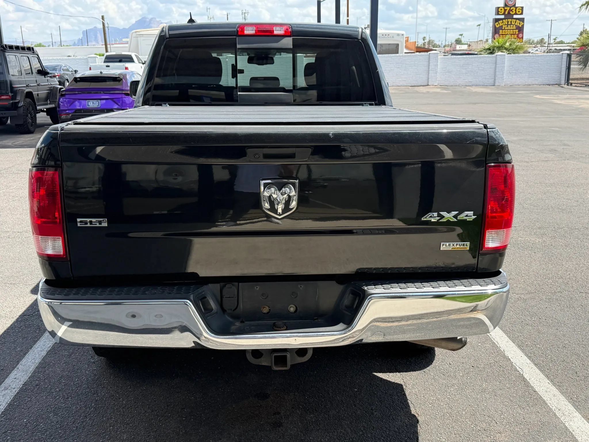 Used 2019 RAM 1500 Classic SLT w/ Luxury Group AWD/4WD image 3