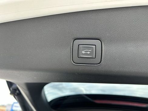 Used 2023 Chevrolet TrailBlazer ACTIV w/ Sun and Liftgate Package AWD/4WD image 28