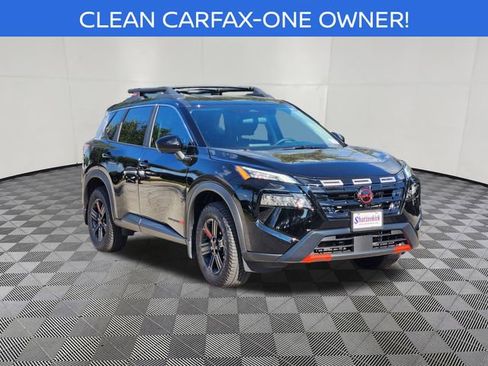 Certified 2025 Nissan Rogue SV image 2